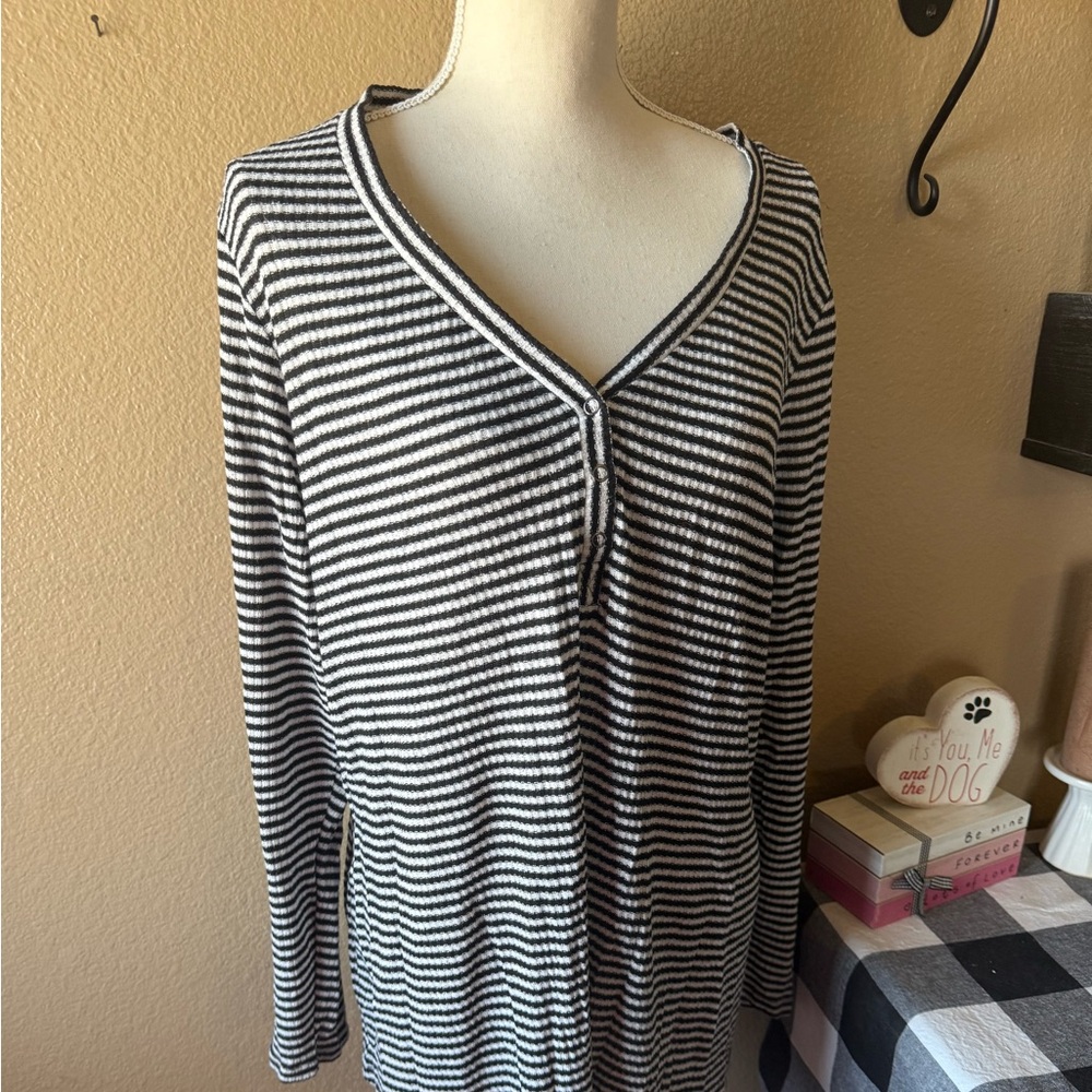 Torrid Woman’s Plus Black & White Striped Longsleeve Thermal Waffle Knit Top 3X